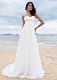 Empire wedding dress para sa kasal sa tag-init