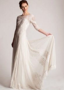 Gaun pengantin dengan leher bot