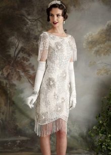 Gaun perkahwinan pendek dalam gaya vintaj
