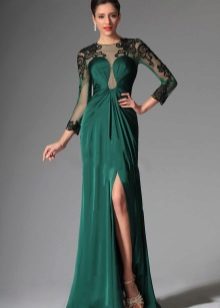 Žalia suknelė su nėrinių rankovėmis