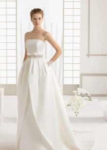 A-Silhouette szatén esküvői ruha
