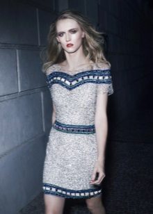 Λευκό βραδινό φόρεμα με μπλε διακοσμητικά
