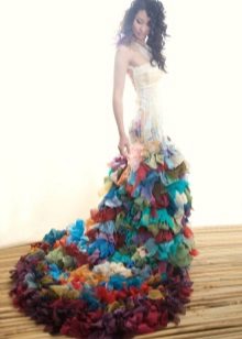Kolorowa suknia ślubna syrenka