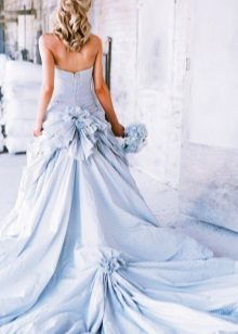 فستان زفاف أزرق