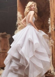 Magnífico vestido de novia de tul.