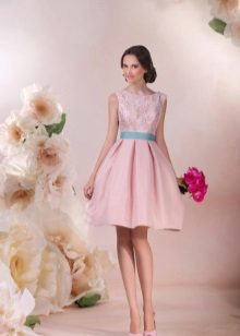 فستان الزفاف الدانتيل الوردي