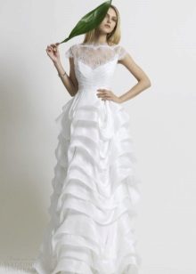 Gaun pengantin dengan leher renda