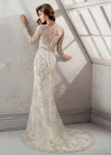 فستان زفاف مع الدانتيل الملونة