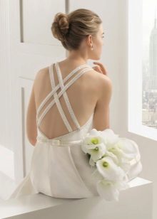 Vestido de novia con tirantes en la parte posterior 2015 de Rosa Klara.