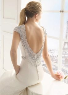 сватбена рокля с нарязан на гърба Две от Роза Клара 2016