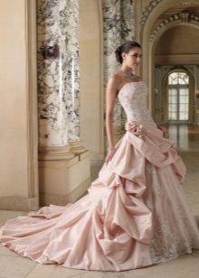 Русалка сватбена рокля в розов цвят