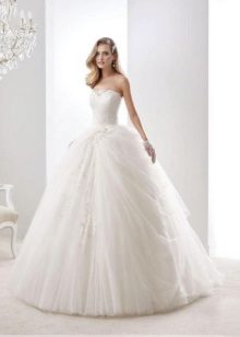 Gaun pengantin dalam gaya seorang puteri