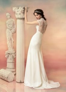 Права сватбена рокля с дантела