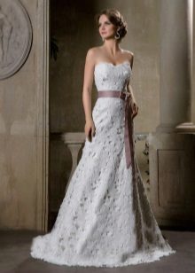 Дантелена сватбена рокля от колекцията Романски празник от Gabbiano