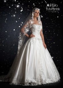 A-silhouet trouwjurk van To Be Bride 2011