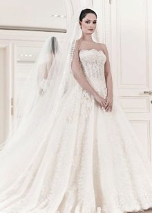 Vestido de noiva da coleção 2014 a-silhouette com um espartilho transparente