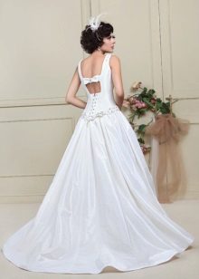 Изрезка обратно сватбена рокля от флорален екстравагантна колекция