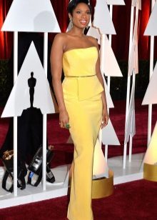 Žluté večerní šaty s rukávy pro ženy 40 let
