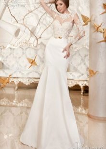 Дантелена сватбена рокля от колекцията Breath of Spring