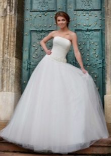 فستان الزفاف صورة ظلية من مجموعة أوسكار