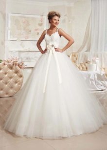 Vestido de novia de la colección Just love de Eva Utkina magnífico.
