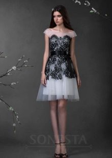 Gaun pengantin dari koleksi Kisah Cinta hitam dan putih