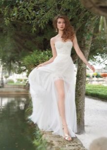 Gaun pengantin pendek depan panjang untuk perkahwinan musim panas