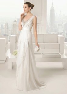 Elegantiška vestuvių suknelė su iškirpte