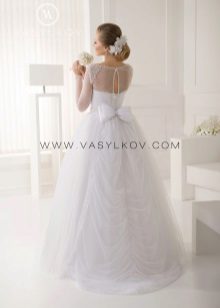 Gaun pengantin dengan belakang terbuka yang megah dari bunga jagung