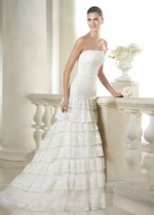 فستان زفاف من مجموعة San Patrick Modern Bride مع تنورة متعددة المستويات