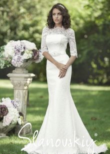 Gaun pengantin lurus dari Slanovskiy