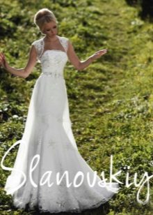Svatební šaty zdobené perlami Slanowski