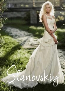 Vestido de noiva com espartilho de Slanowski