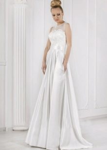 Bröllopsklänning från Oksana Mucha med avtagbar kjol