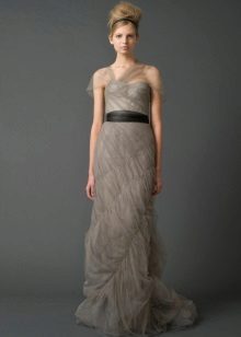 שמלת כלה מ ורה וונג מהאוסף 2011 ישיר