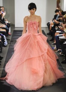 Цветна сватбена рокля от Вера Вонг