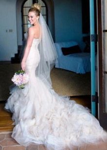 Hilary Duff i en brudekjole av Vera Wong