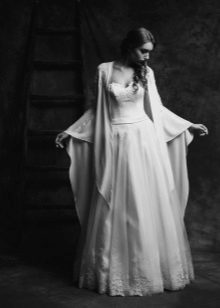 Vestido de casamento por Anne-Mariee da coleção 2015 com uma capa