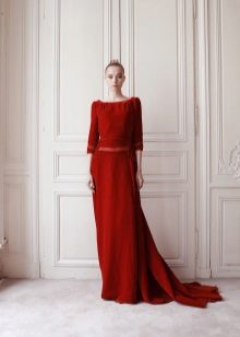Raudona velveto suknelė