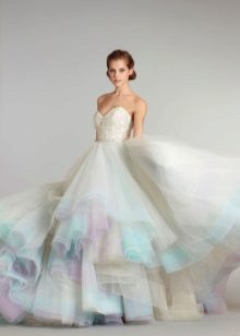 Бяла и синя лилава сватбена рокля