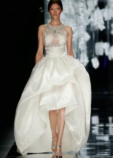 Gaun pengantin pendek depan panjang dari Yolan Chris