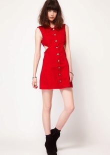Raudonojo džinsinio suknelė