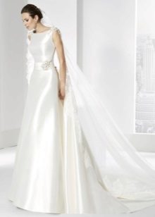Сватбена рокля от сатен Franc Sarabia