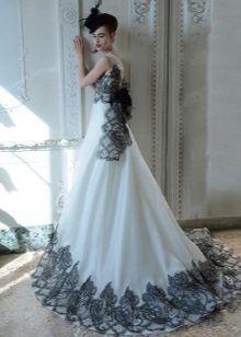 Vestido de novia de Atelier Aimee con encaje.