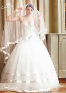 Vestido de noiva da coleção de Melodia do amor de Lady White no estilo de uma princesa