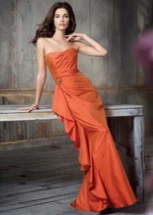 Oransje kjole