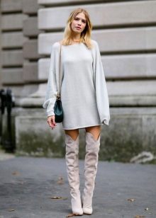 Warm gray dress with high boots