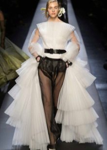 Rochie de mireasa de Jean Paul Gaultier alb si negru