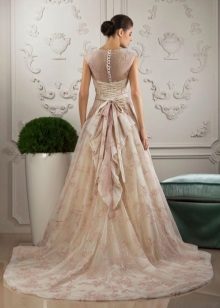Сватбена рокля от Таня Григ с лък