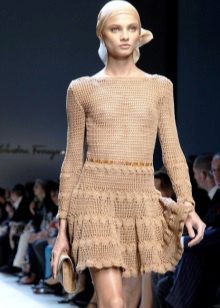Išsiplėtęs trumpas megztinis suknelė